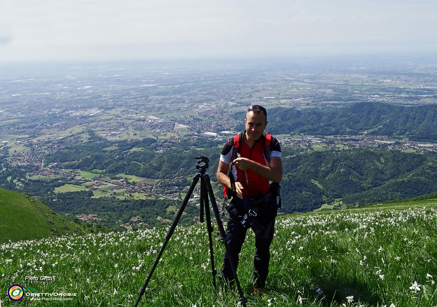 37 L'amico fotografo del sito gemellato www.cristianriva.it !.JPG -                                